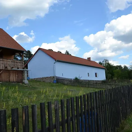 - Slapy/pazderny