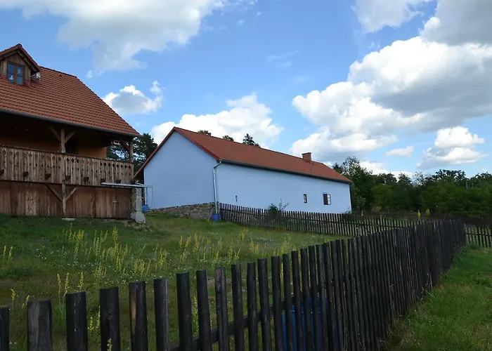 - Slapy/pazderny